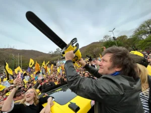 Obra pública, provincias y programas sociales, entre los sectores más afectados por el ajuste de Milei en septiembre