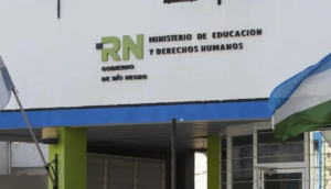 Pese al rechazo de la UNTER, el Gobierno de Río Negro liquidará el aumento del 4,18% a docentes