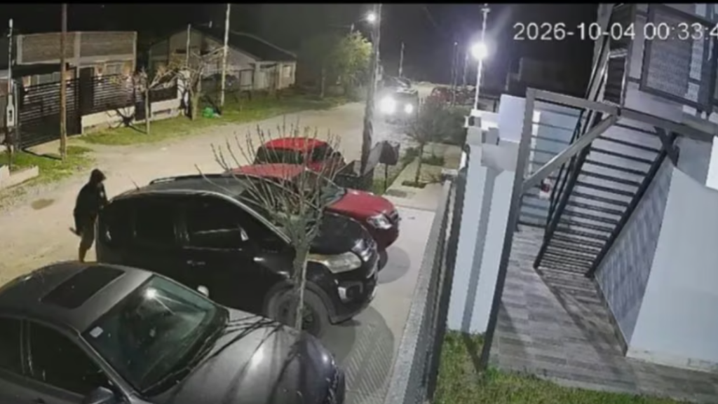 Insólito robo en Plottier: tardaron menos de un minuto en llevarse un auto
