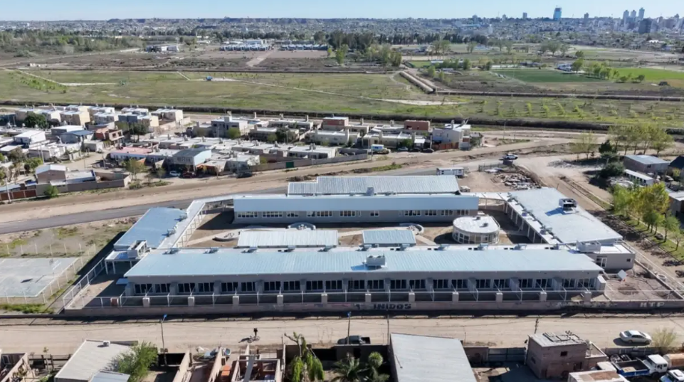Neuquén construye un complejo para adultos mayores con 32 viviendas, pileta y Centro de Día