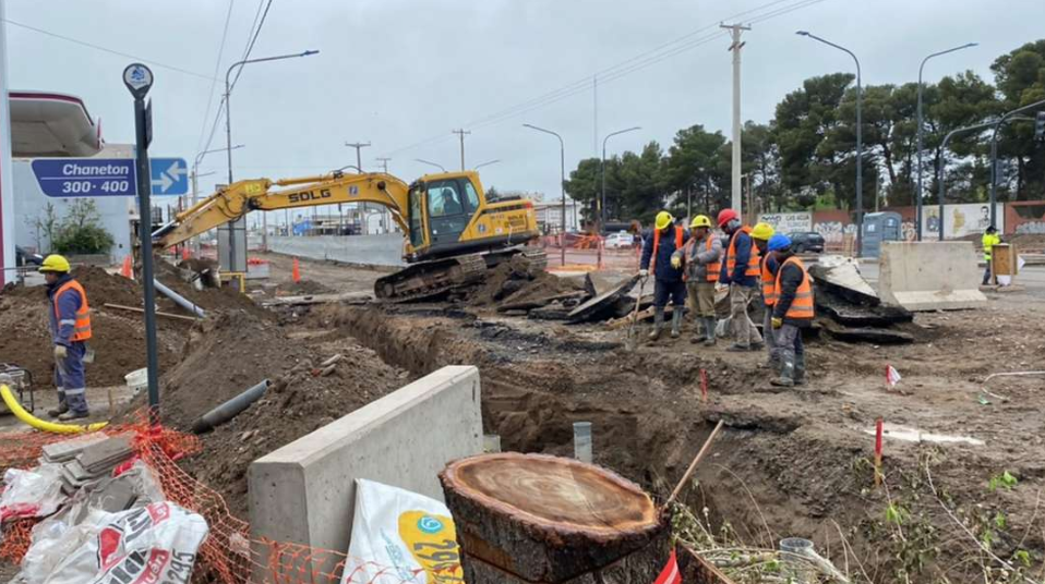 Cortan hasta las 18 el cruce de Chaneton y Gran Avenida por obras en Neuquén