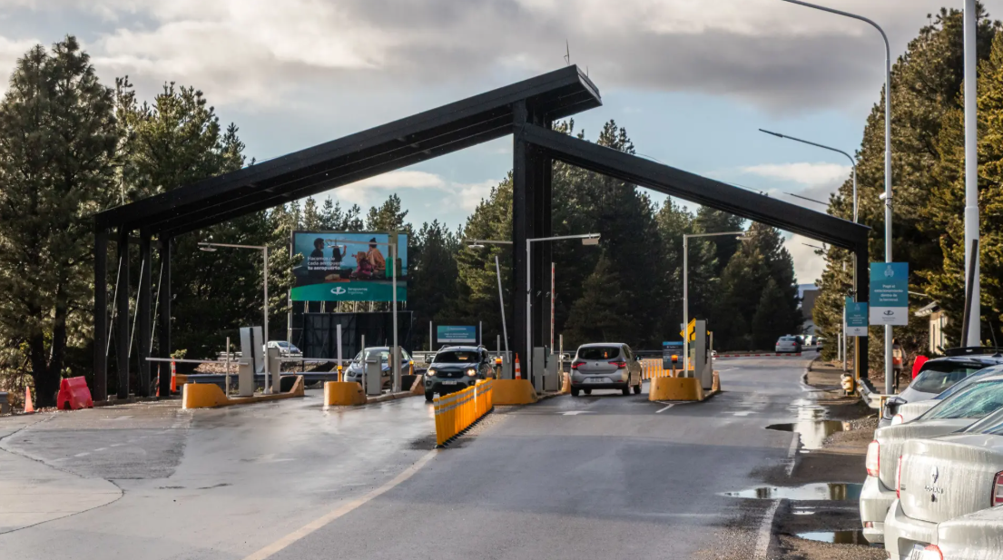 Bariloche tendrá un nuevo acceso al aeropuerto: comenzó la repavimentación de la Ruta 80