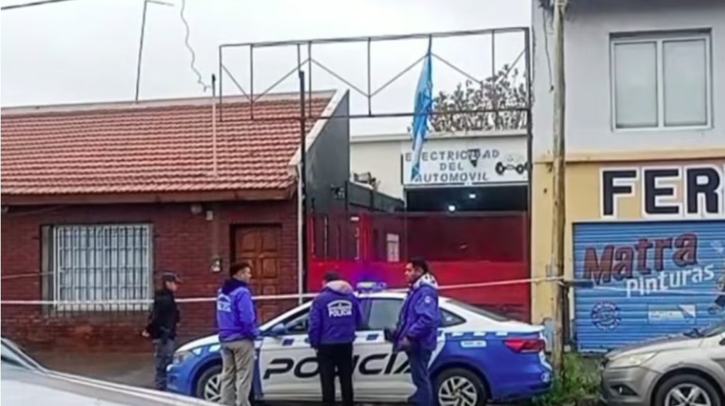 Investigan la muerte de un hombre en un taller mecánico de Neuquén: sospechan de un intento de robo