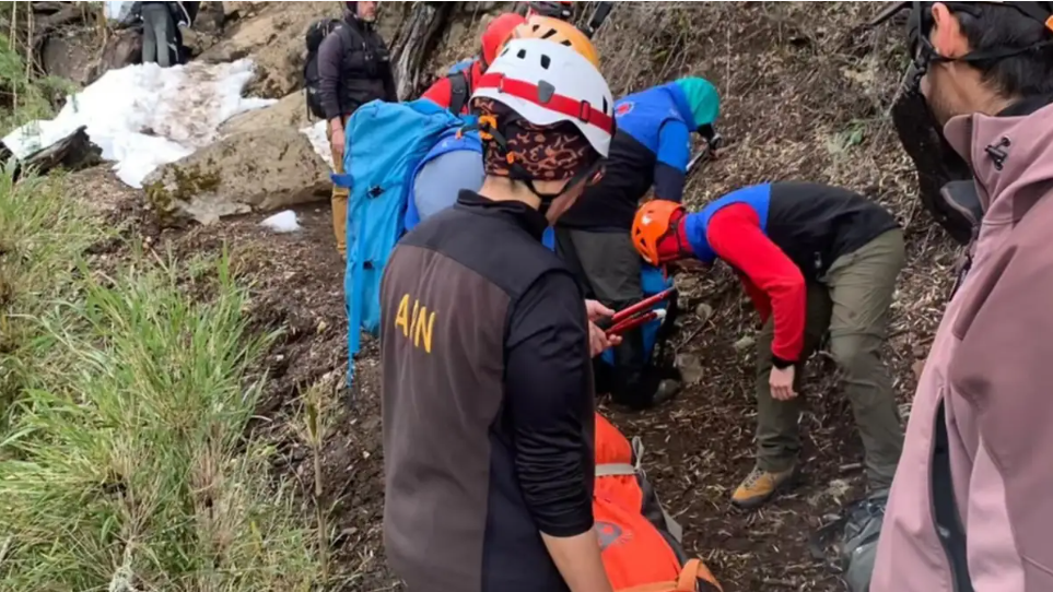 Rescataron a una turista que se lesionó mientras caminaba hacia el refugio Frey