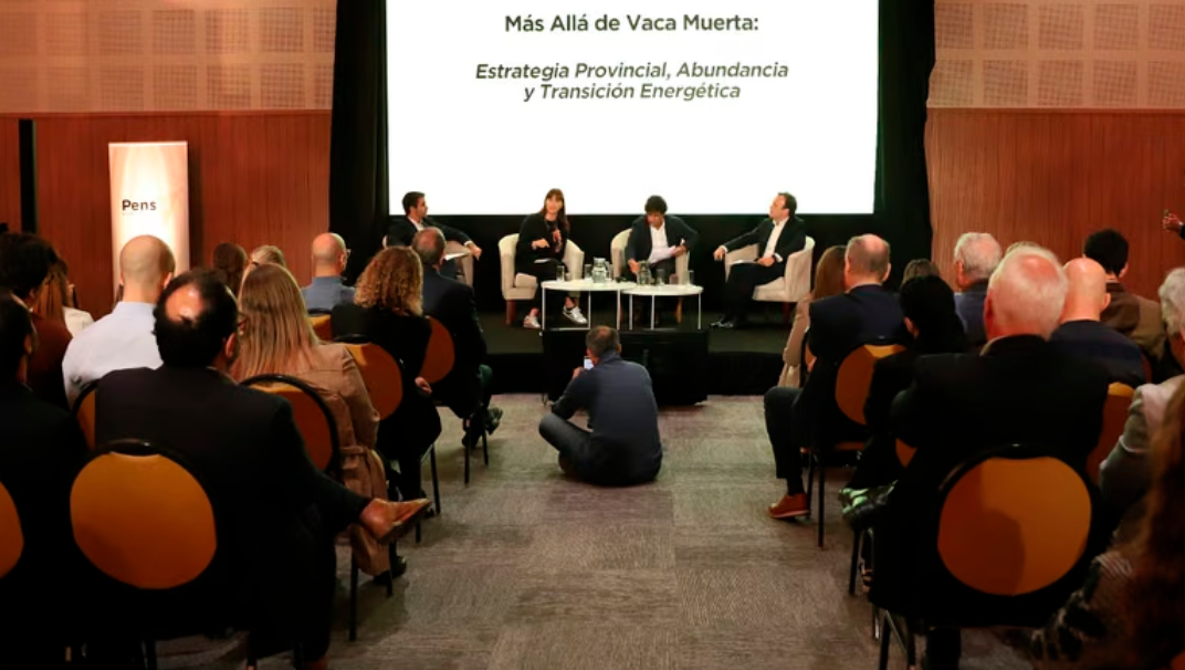 Vaca Muerta: el desafío de convertir las inversiones en desarrollo para Neuquén Vaca Muerta: el desafío de convertir las inversiones en desarrollo para Neuquén
