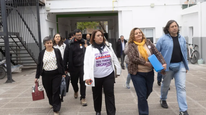 Río Negro presentó una nueva oferta salarial a los gremios estatales: aumento en octubre, actualización en diciembre y un bono