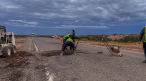 Catriel realizó 14 bacheos de emergencia en la Ruta 151 y Salzotto advirtió que está “intransitable”