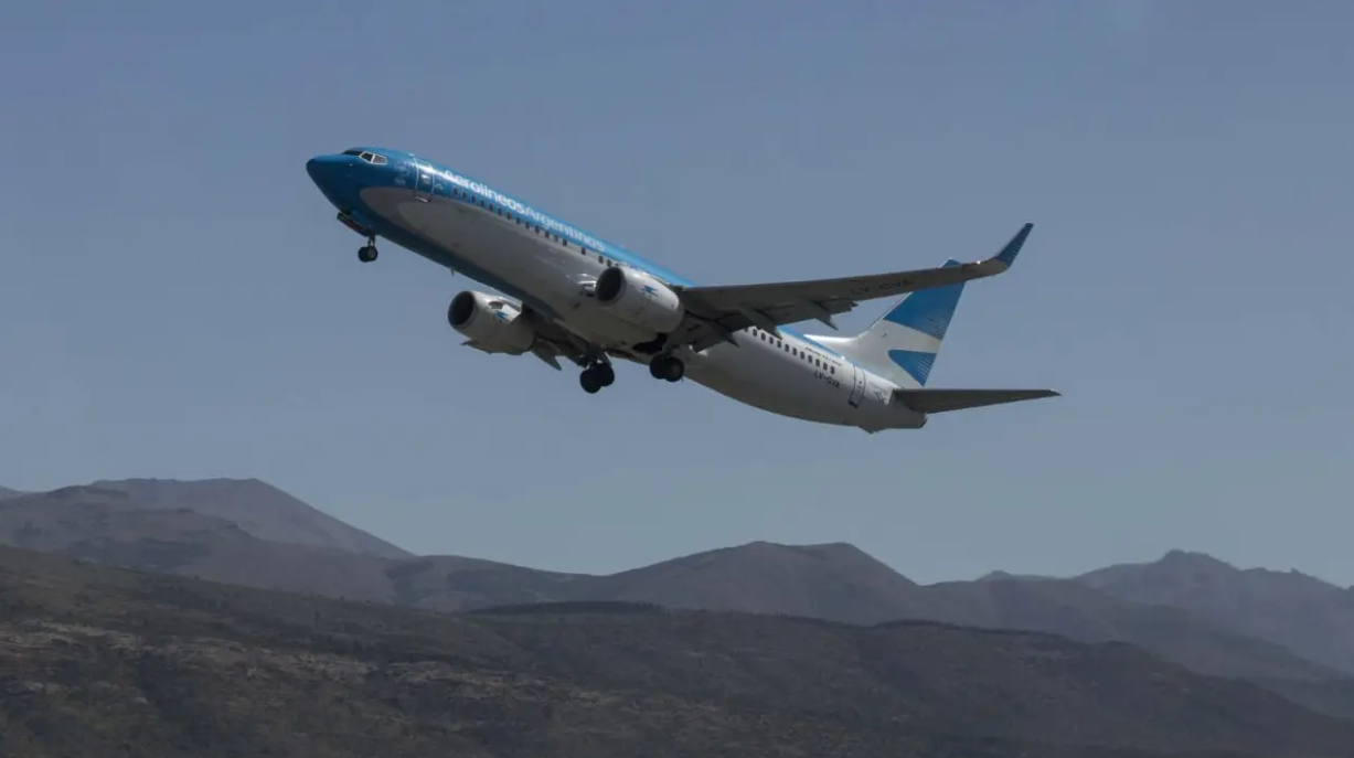 Bariloche y Viedma tendrán obras en sus aeropuertos: anuncian inversiones por US$ 1.500 millones