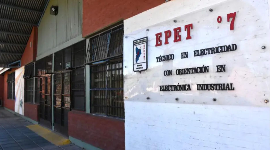 EPET N° 7 de Neuquén: una reunión por denuncias de acoso terminó con agresiones y sin clases