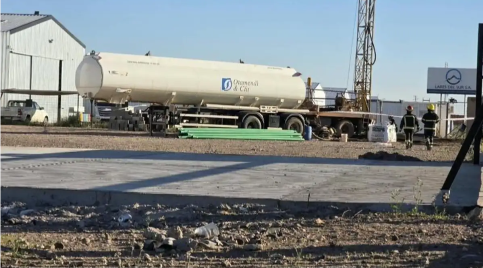 Una perforación de agua provocó una surgencia de 15 metros y detectaron una mezcla explosiva en Vista Alegre