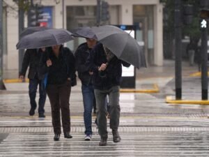 Tormentas en el AMBA: hasta qué hora llueve este viernes y cuándo volverá a desmejorar el tiempo