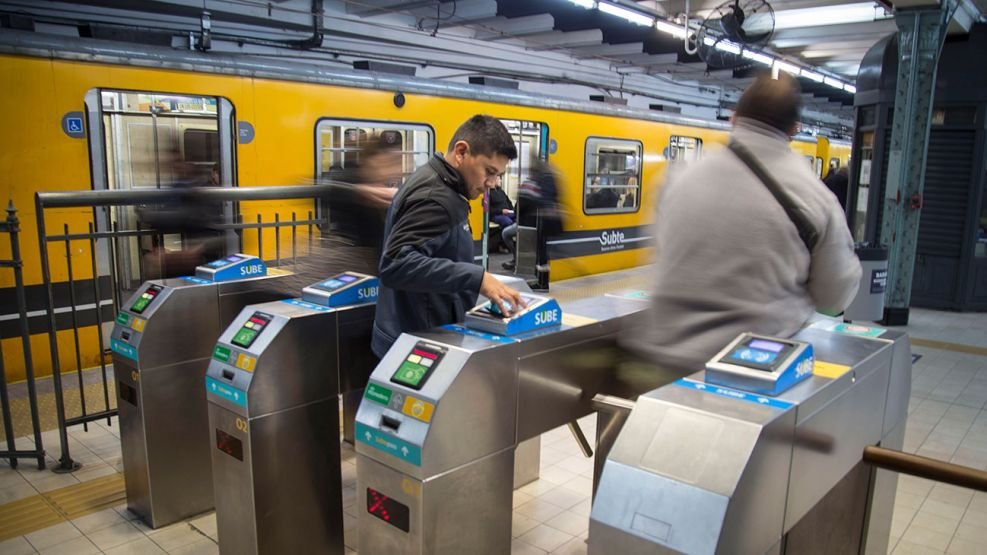 Suben los colectivos y el subte en el AMBA: cuánto costará viajar desde este domingo