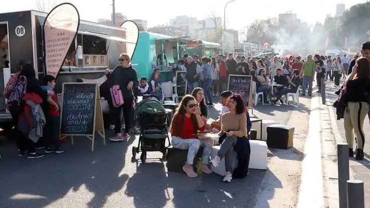 Mes de la Madre en Neuquén: feria con regalos, gastronomia y shows en vivo en el Parque Jaime de Nevares
