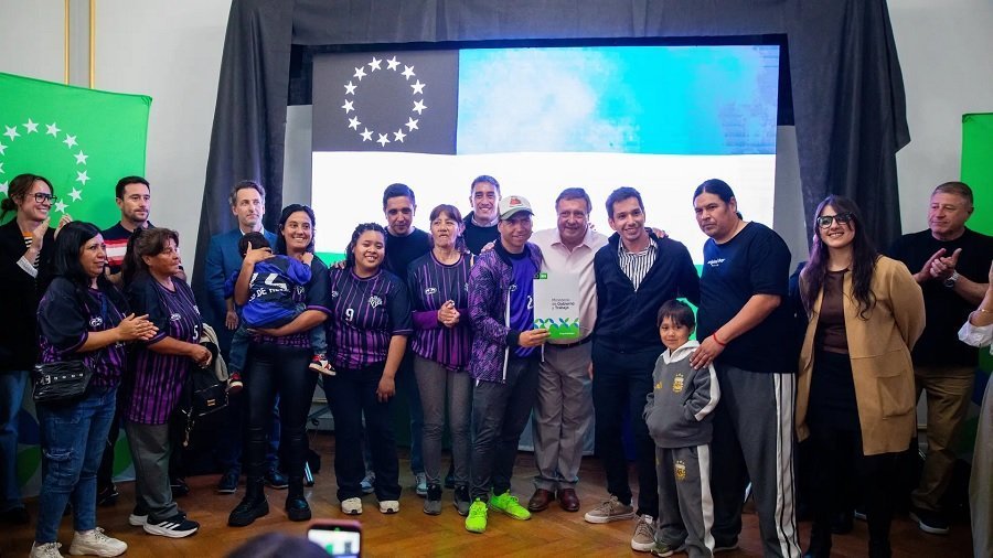 Fortalecimiento institucional en Viedma: Weretilneck entregó nuevas personerías jurídicas a asociaciones locales
